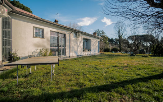 Formello, detached villa with panoramic swimming pool RIF: pisci8