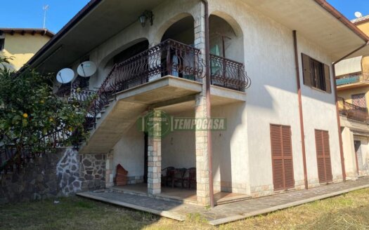 BRAVETTA, detached villa on 3 levels, garden of 500 sqm and garage of 55 sqm, DIG20