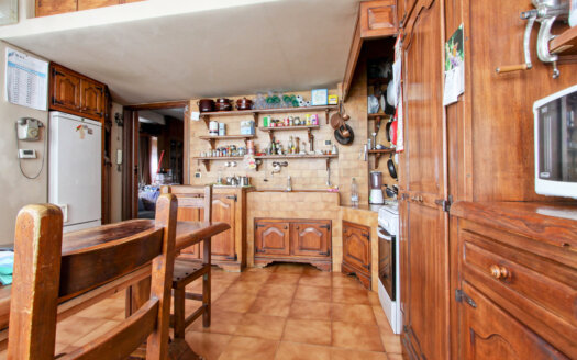 Attic of 130 sqm with large terrace and garage