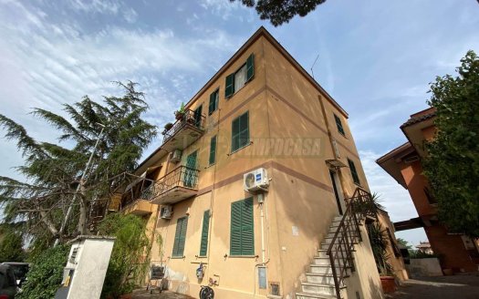 BRAVETTA, via degli Scaligeri, renovated studio apartment without condominium fees, REF: SCA