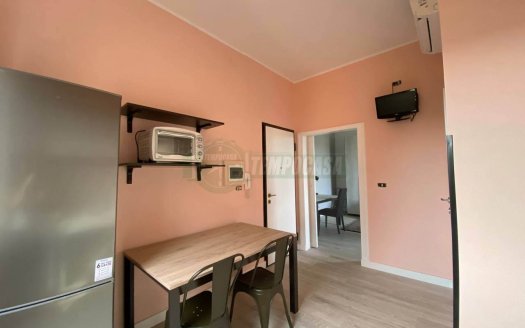 BRAVETTA, via degli Scaligeri, renovated studio apartment without condominium fees, REF: SCA