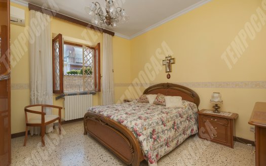 Formello, large apartment with terrace REF: PARA