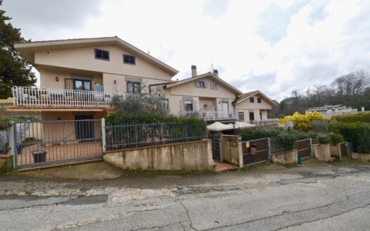 Formello, Central apartment with garage REF: BREN