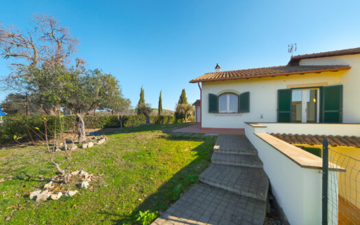 Formello, semi-detached villa with garden REF: COL