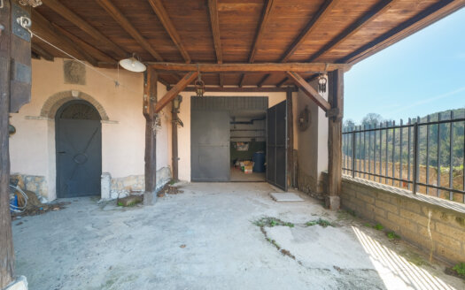 Cesano suburb, large garage – ref: BEN2