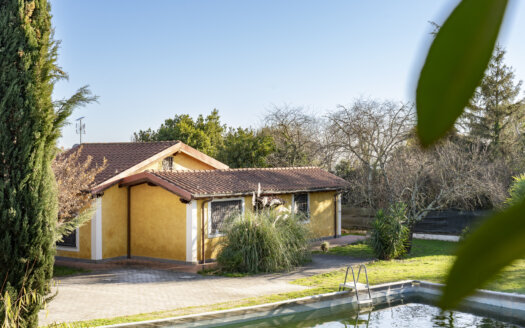 Cesano, Villa Singola con 1500 mq di giardino rif: marw