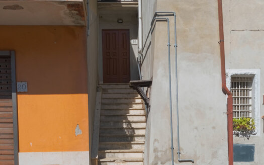 Cesano – Characteristic Apartment with Terrace