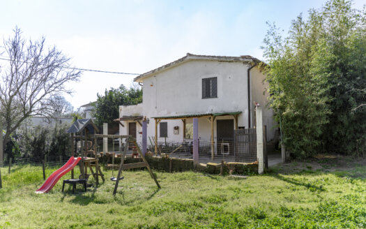 Formello, Perazzeta – Villa indipendente con terreno – rif: AGN